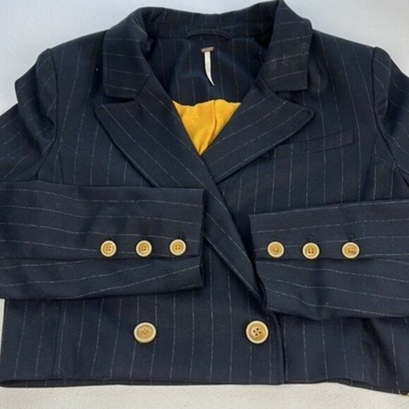 Free People Crop Blazer Tailored Navy Pinstripe Collared Gold Buttons Jacket M - Picture 2 of 12